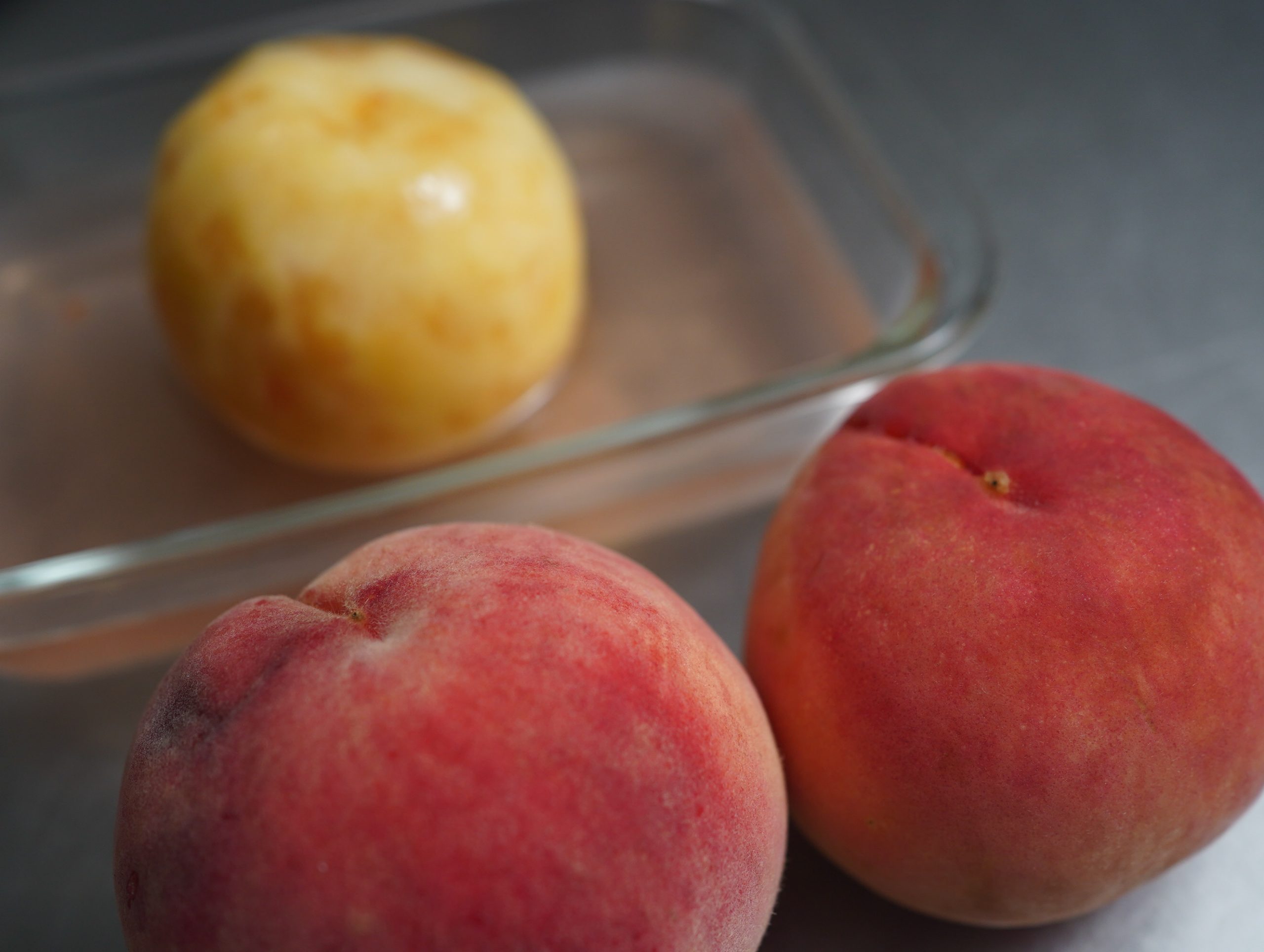 丸ごと桃のコンポートのレシピ