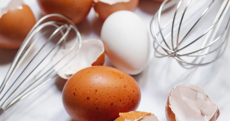 お菓子作りにおける卵の役割
